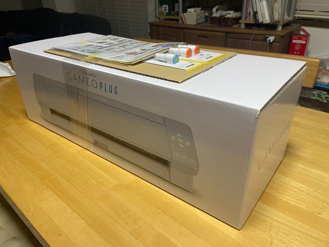 【未開封】CAMEO 4 PLUS カッティングマシン クラフトブレード付 楽天市場】[特典付き] シルエットカメオ4プラス カッティングマシン
